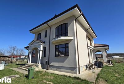 Casă cu 7 camere cu Canalizare în Ciolpani - 17