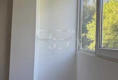 Apartament cu 3 camere decomandat în Drumul Taberei - 2