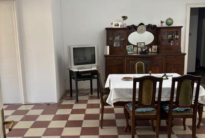 Casă cu 4 camere decomandat în Romană - 4