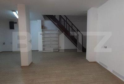 Spațiu comercial, de 88 mp, în Central - 7
