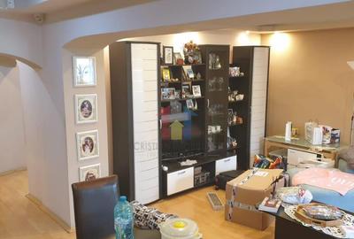 3 camere etaj 1, 2 balcoane, Mobilat si Utilat, decomandat, - 11