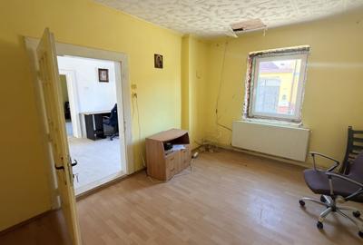 Casa 3 camere + curte 168mp in Avrig - 9