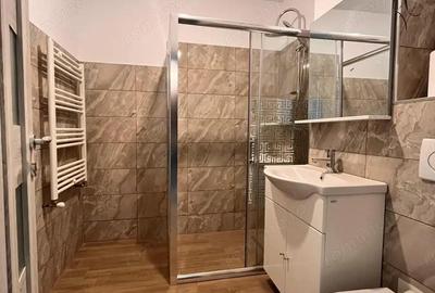 APARTAMENT CU 2 CAMERE NEMOBILAT IN ZONA TORONTAL LA 300 EURO