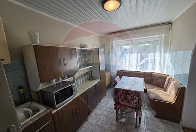 Casă cu 5 camere cu Teren 1233 Mp în Salonta - 9