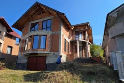 Teren 10 ari cu casa la ro?u 240 mp cu plus garajValea - 6
