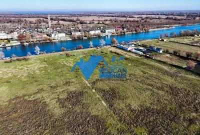 Teren intravilan VULTURU, 5.432 MP, front la Dunare 36 ML - 5