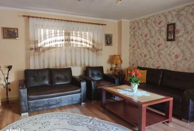 Casă cu 4 camere în Central - 2