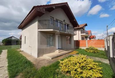 Casă cu 4 camere cu Teren 657 Mp în Sântandrei - 1