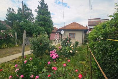 Casă individuală cu 7 camere cu Teren 1296 Mp în 9 Mai - 2