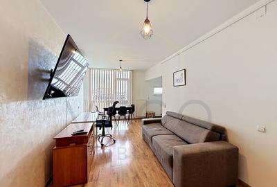 Apartament cu 2 camere semidecomandat, mobilat în Central