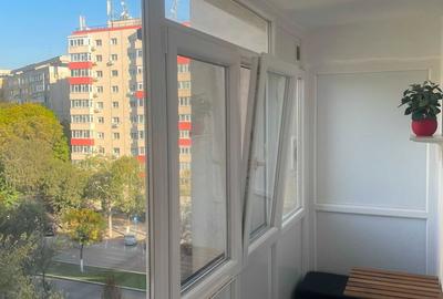 Apartament cu 3 camere decomandat în Berceni