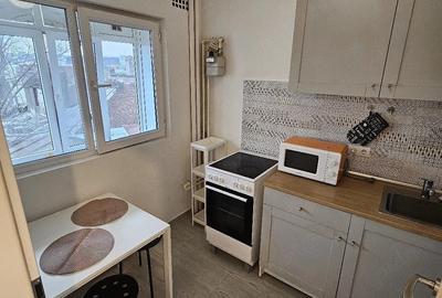 Apartament cu 2 camere semidecomandat în 1 Mai - 10