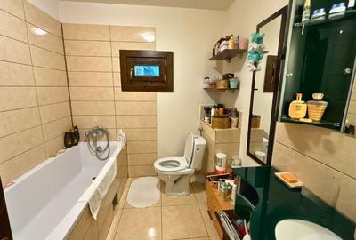 Casă individuală cu 10 camere cu Canalizare în Comandău - 25