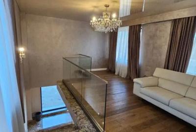 Casă cu 7 camere cu Teren 800 Mp în Central - 3