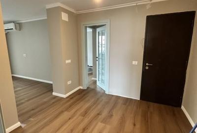 Apartament de 3 camere ( CU CENTRALA -BOXA )-Rahova