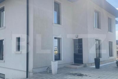 Casă cu 4 camere cu Teren 375 Mp în Central - 6