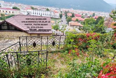 Casă cu 8 camere cu Canalizare în Central