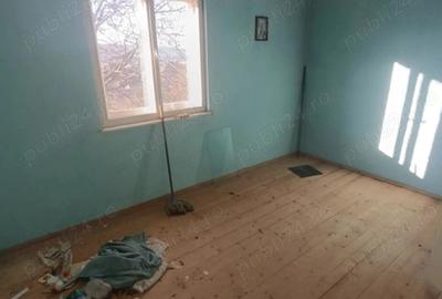 Casă cu 4 camere în Central - 1