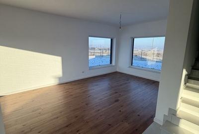 Casă cu 3 camere în Ipotești - 5