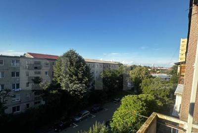 Apartament de vanzare, cu 2 camere, 35 mp, zona Micro 14 - 5