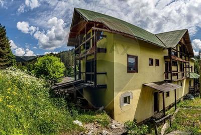 Vila / Pensiune cu 20 camere de vanzare in Campulung Moldovenesc, SV