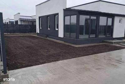 Casă cu 3 camere în 1 Decembrie - 2