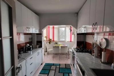 Apartament cu 3 camere in Tatarasi Sud-Metalurgie - 1