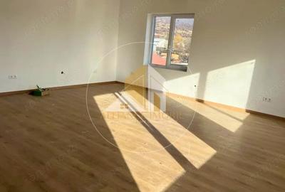 Spa?iu industrial cu utilizare mixta(produc?ie ,depozit, birouri) de inchiriat - 1