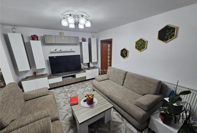 Apartament cu 3 camere semidecomandat în Micro II - 13