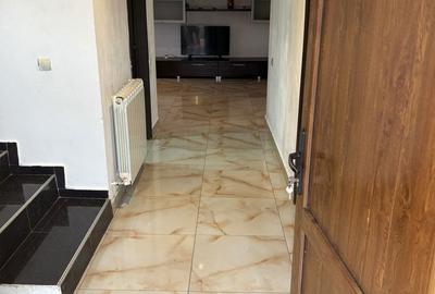 Casă cu 4 camere cu Teren 1000 Mp în Central - 2