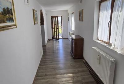Casă cu 4 camere cu Teren 2500 Mp în Mărgineni - 4