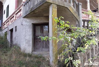 Casă cu 6 camere cu Teren 1880 Mp în Nistorești - 1