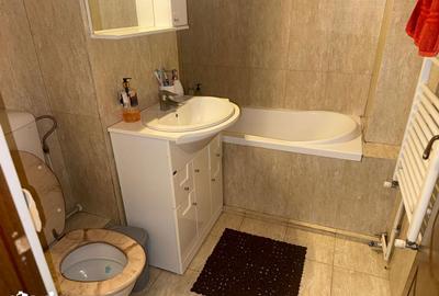 Apartament cu 3 camere în Micro 9 - 5