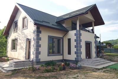 Casă cu 5 camere cu Teren 1500 Mp în Pârscov - 4