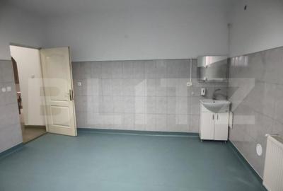 Spatiu autorizat medical de vanzare, 50 mp utili, zona centr Spatiu autorizat medical de vanzare, 50 mp utili, zona centr - 1