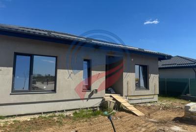 Casă cu 3 camere cu Canalizare în Cârcea - 7