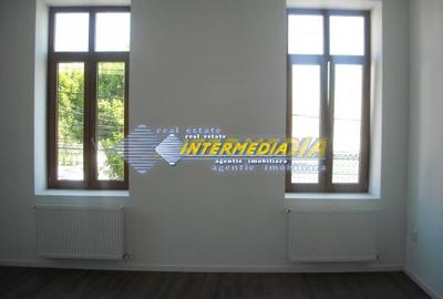 Birou, de 105 mp, în Central - 3