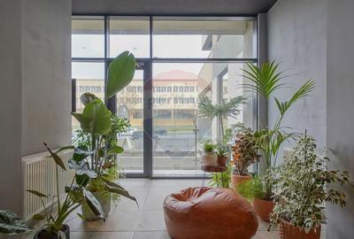 Spațiu comercial, de 53 mp, în Tractorul - 13