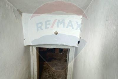 Casă cu 5 camere cu Teren 809 Mp în Central - 19