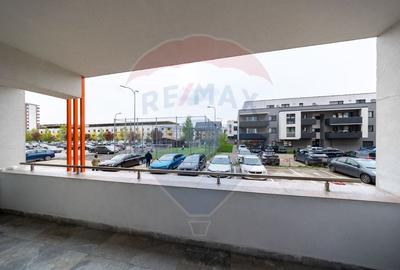 Apartament cu 3 camere decomandat, mobilat în Tractorul - 9