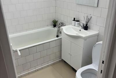Apartament cu 3 camere semidecomandat în Central - 3