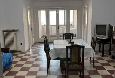 Casă cu 4 camere decomandat în Romană - 8