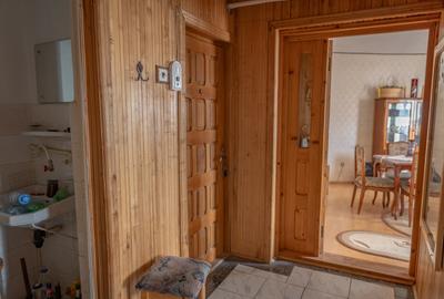 Apartament cu 3 camere decomandat, mobilat în Moinești - 9