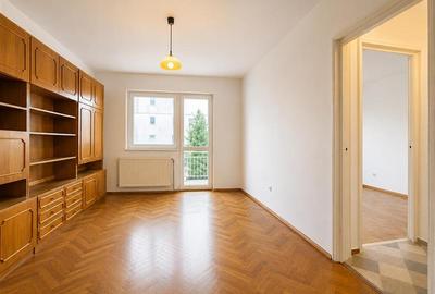 Apartament cu 3 camere semidecomandat, mobilat în Simeria