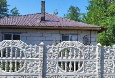 Casă cu 2 camere cu Teren 1286 Mp în Mânăstirea - 1