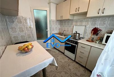 Apartament de inchiriat cu 2 camere, decomandat, 53 mp, zona - 8