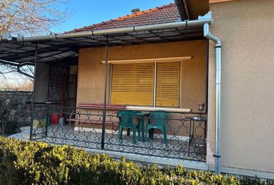 Casă cu 3 camere în Central - 1