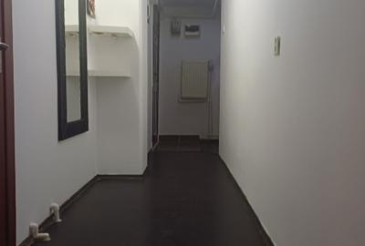 Apartament cu 3 camere semidecomandat în 1 Mai - 5