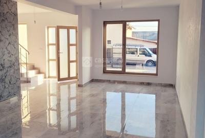 Casă cu 4 camere cu Canalizare în Păcurari