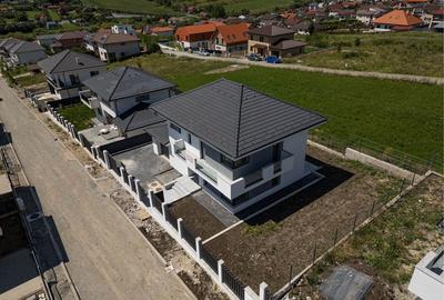 Casă individuală cu 4 camere cu Canalizare în Chinteni - 2